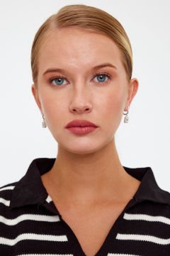 Kare Model Gümüş Küpe