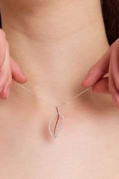 Yaprak Model Rose Gold Renk Gümüş Kadın Kolye