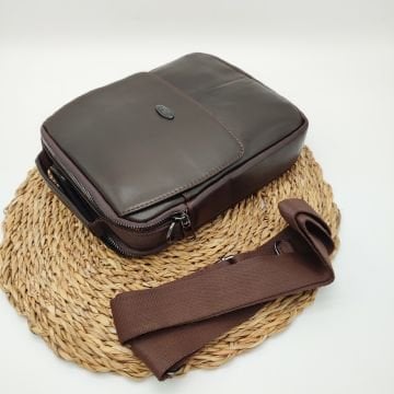 Kapaklı El Tutma Saplı Deri El Çantası