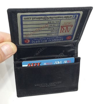 Siyah-Taba-Kahve Renkte Yatay Model Hakiki Deri Kapaklı Kartlık Siyah