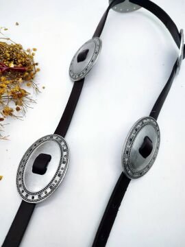 Metal Kalkan Desenli Gümüş Renk Tokalı Kadın Kemer
