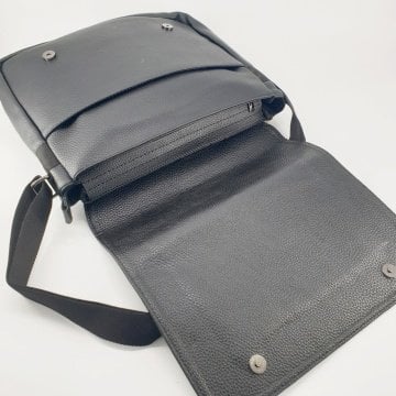 Yana Asılan Postacı Model Omuz Çantası