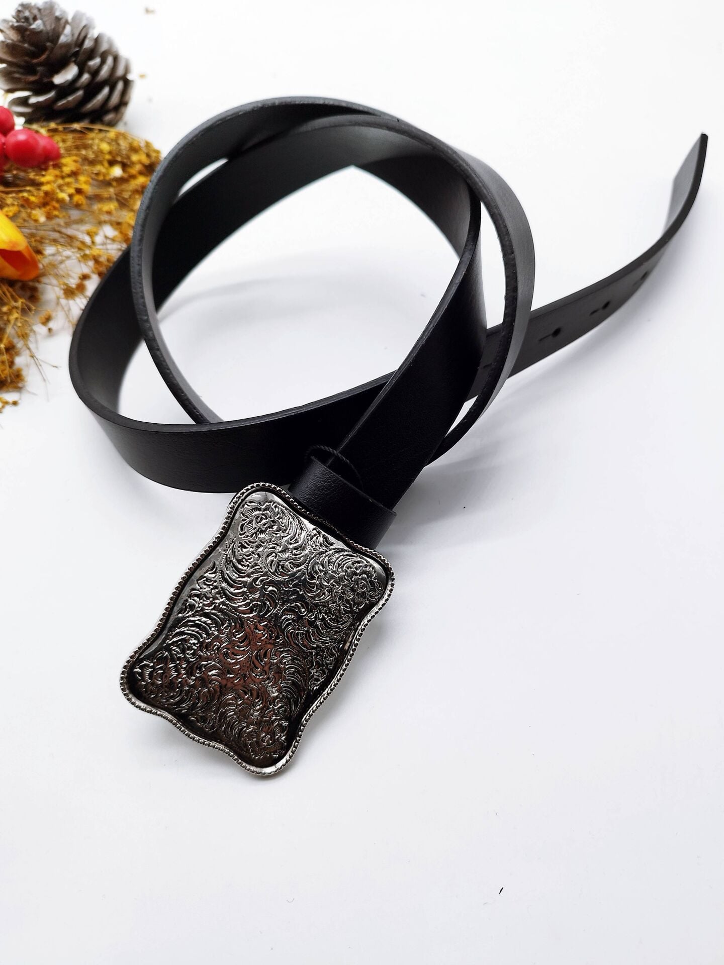 Gümüş Renk Tokalı İşlemeli Kadın Kemer