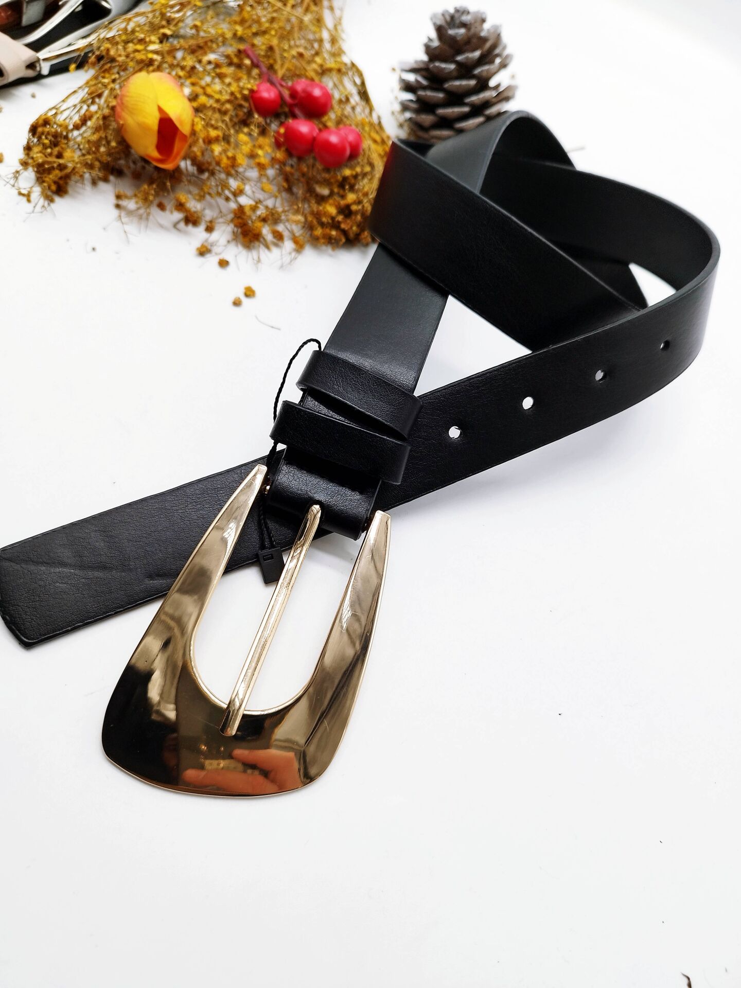 Altın Renk Tokalı Oval Tasarımlı Kadın Kemer