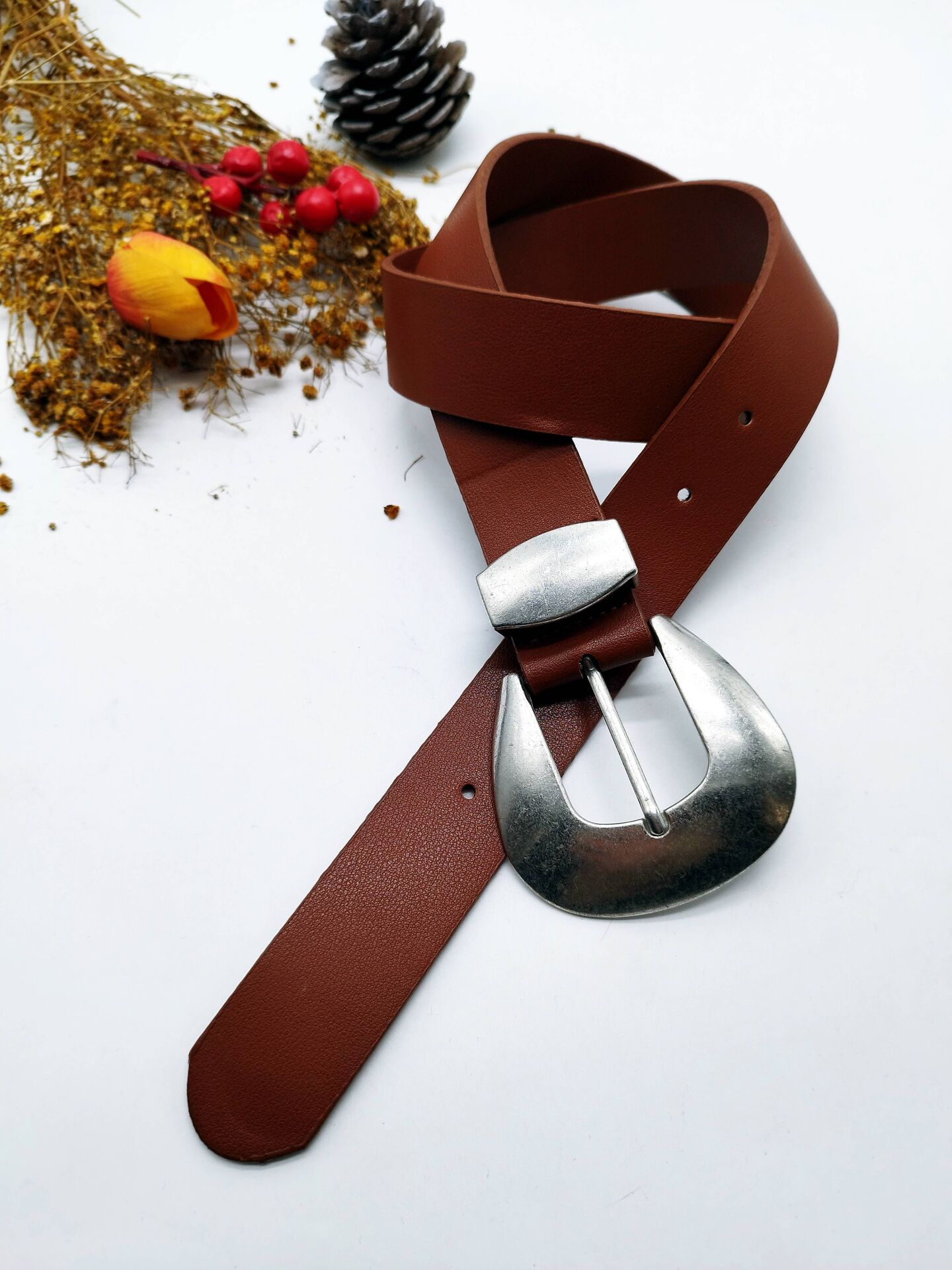 Gümüş Renk Kalın Metal Tokalı Kadın Kemer