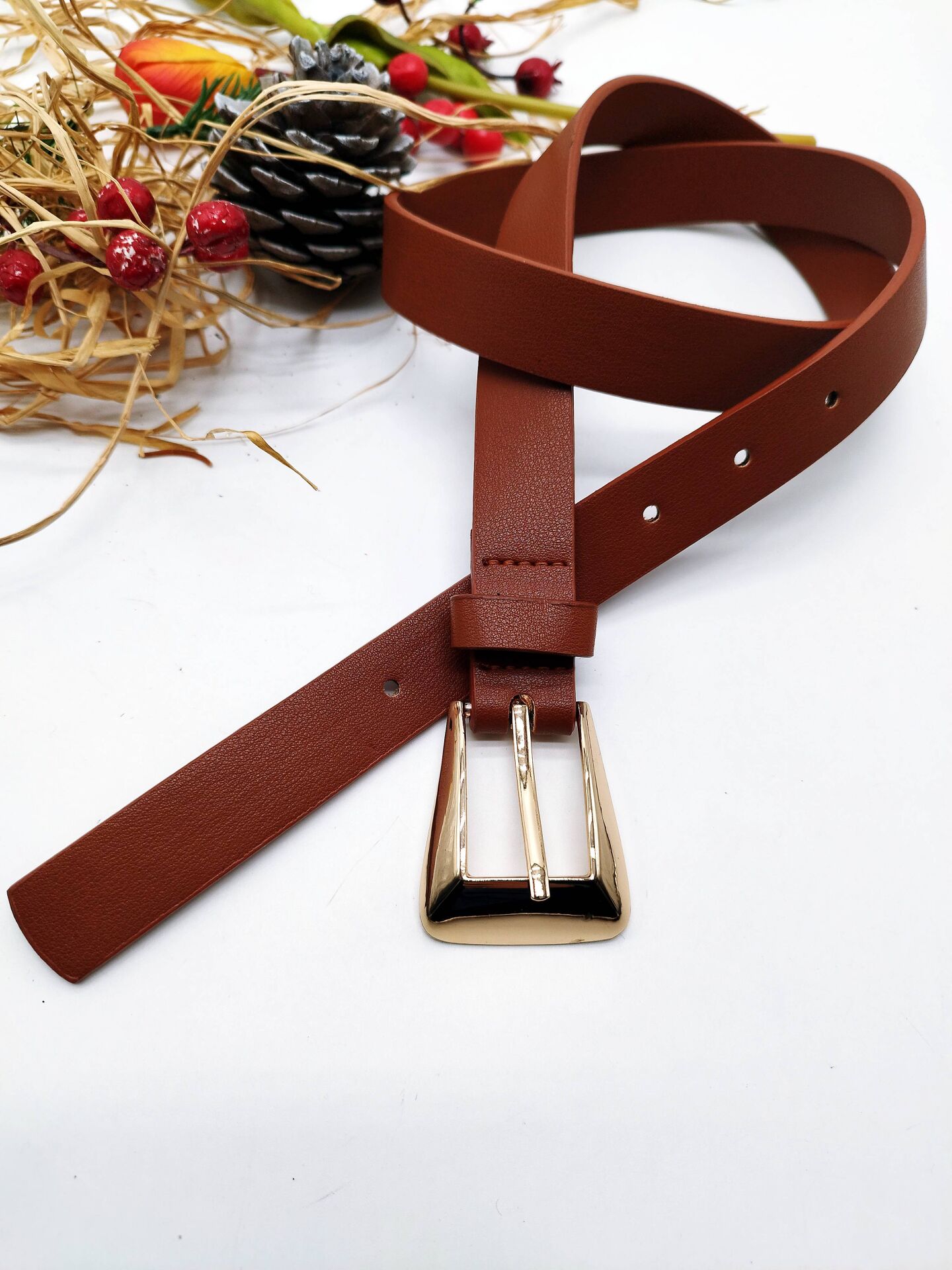 Altın Renk Tokalı Oval Köşeli Kadın Kemer