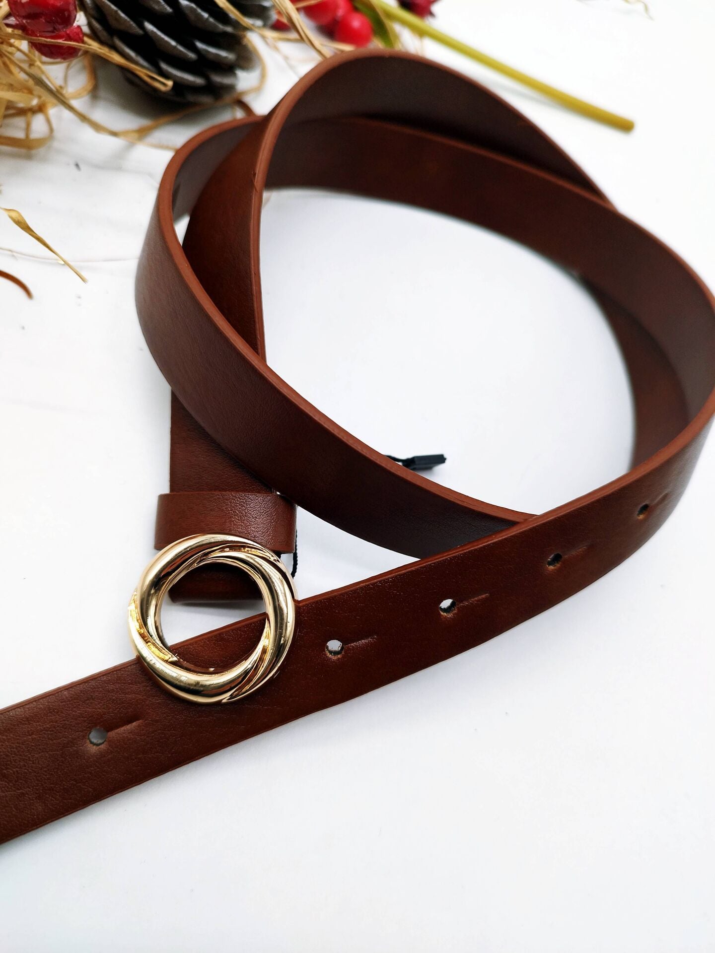 Altın Renk Tokalı Sarmal Model Kadın Kemer