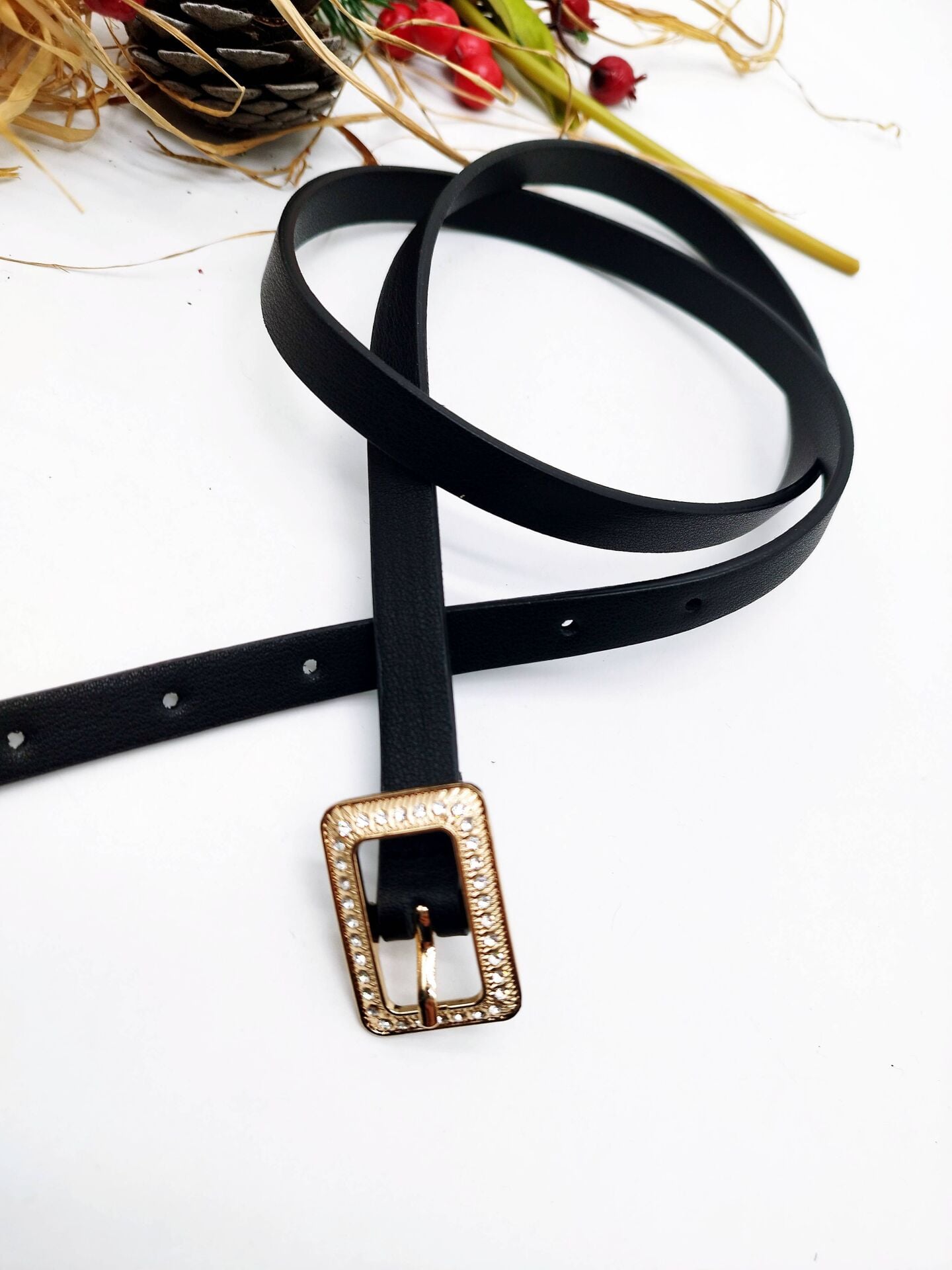 Beyaz Taş İşlemeli Altın Renk Tokalı Kadın Kemer