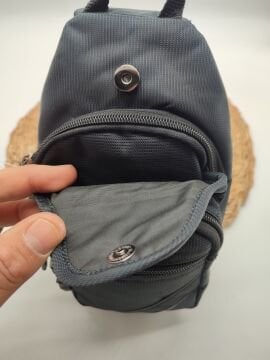 Küçük Boy Gri Çizgili Göğüs Çantası