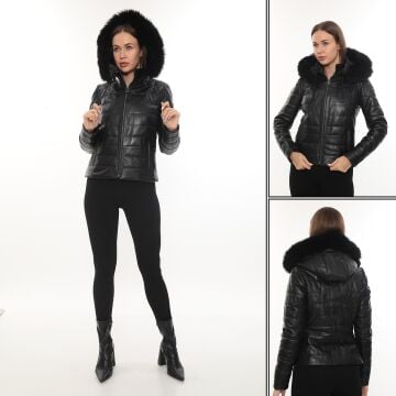 Kısa Model Tüylü Kapişonlu Şişme Kadın Mont